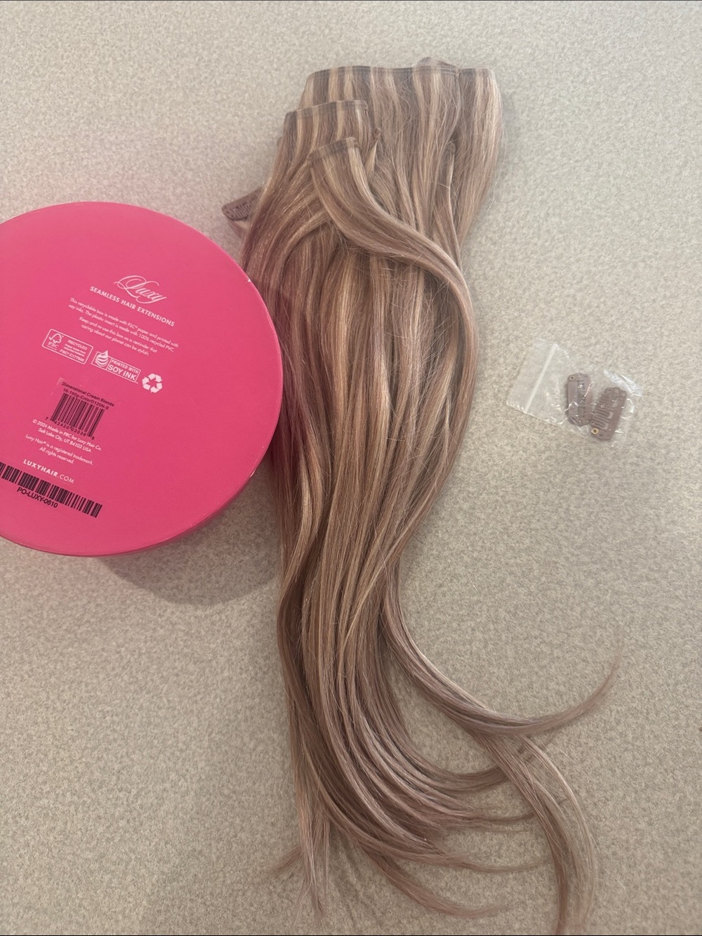 Dimensional cream Blonde seamless clip ins from Luxy hair